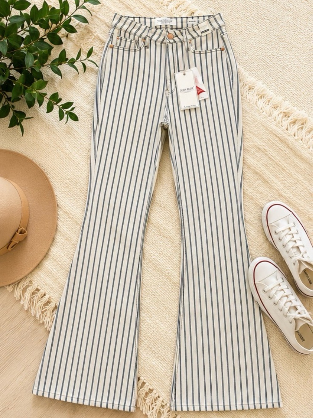 Judy Blue High Waist Super Flare Jeans – NWT – Size 29 – White/Navy Stripe - Picture 2 of 7